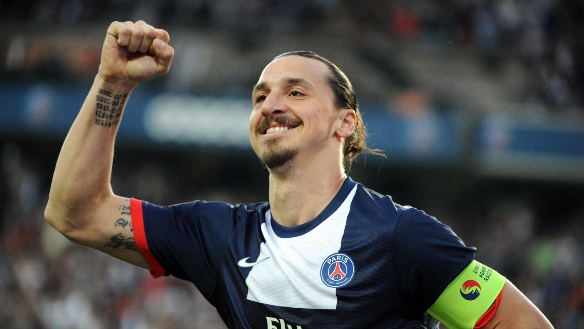 印度队又赢了，板球迷彻夜狂欢，印度板球队队长