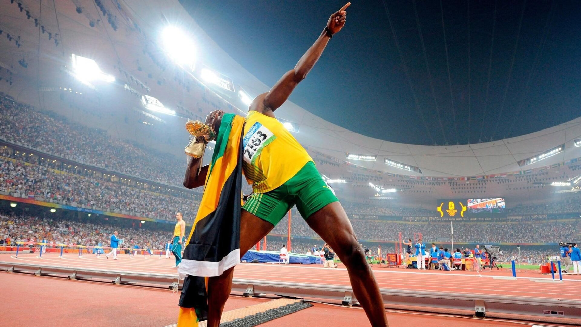 哈兰德的跑位数据被战术分析师反复研究，哈兰德脚下技术