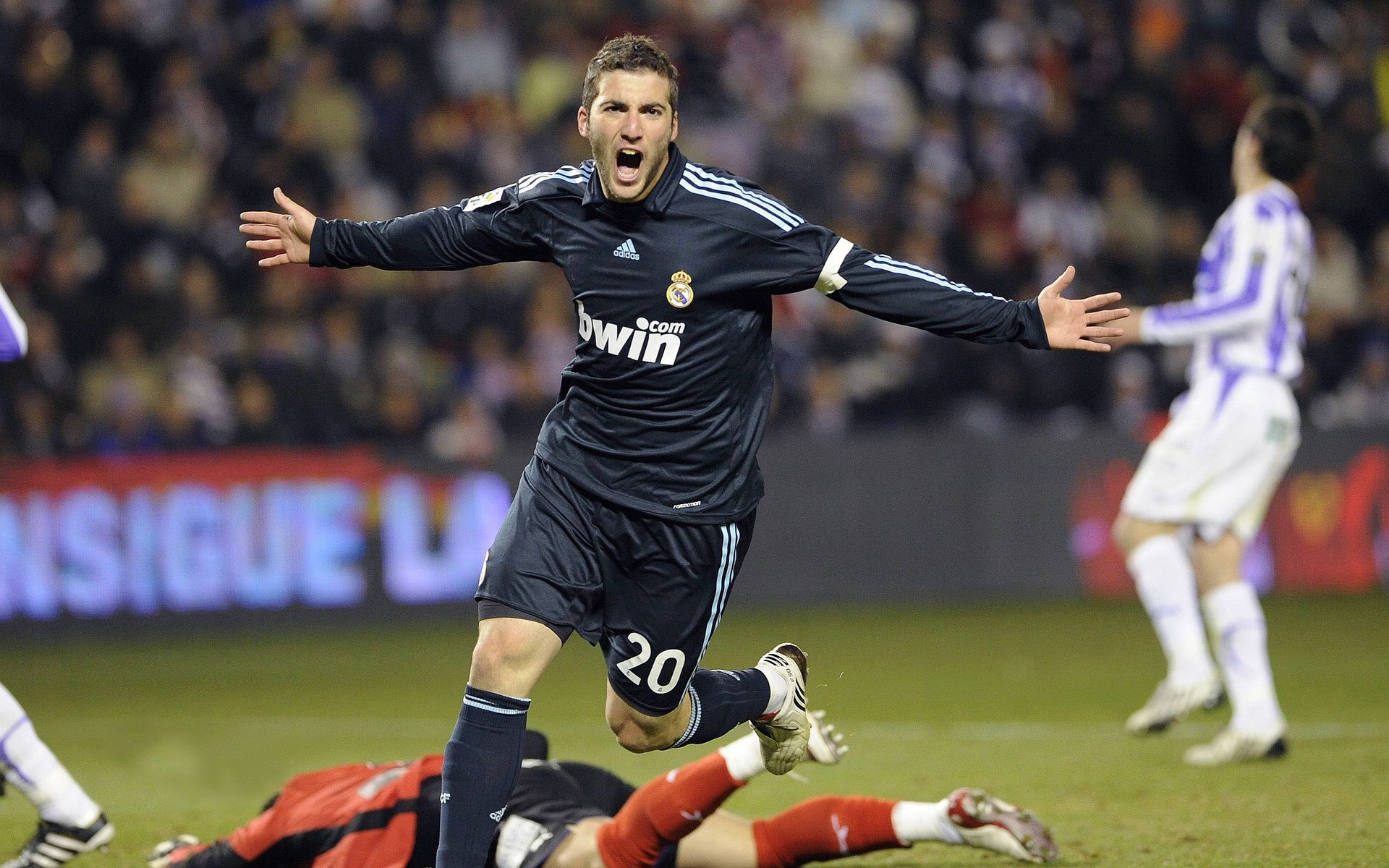 巴萨新赛季目标公开：不仅要赢，还要赢得漂亮，巴萨新阵型